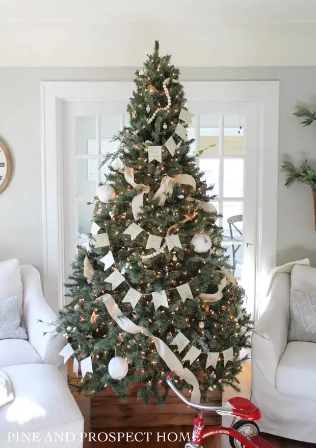 21 Magnificent Diy Christmas Tree Garland Ideas To Fill Your Home With Joy