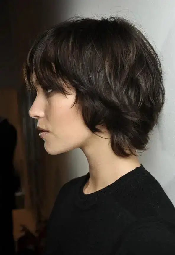 The Effortless Brunette Shag