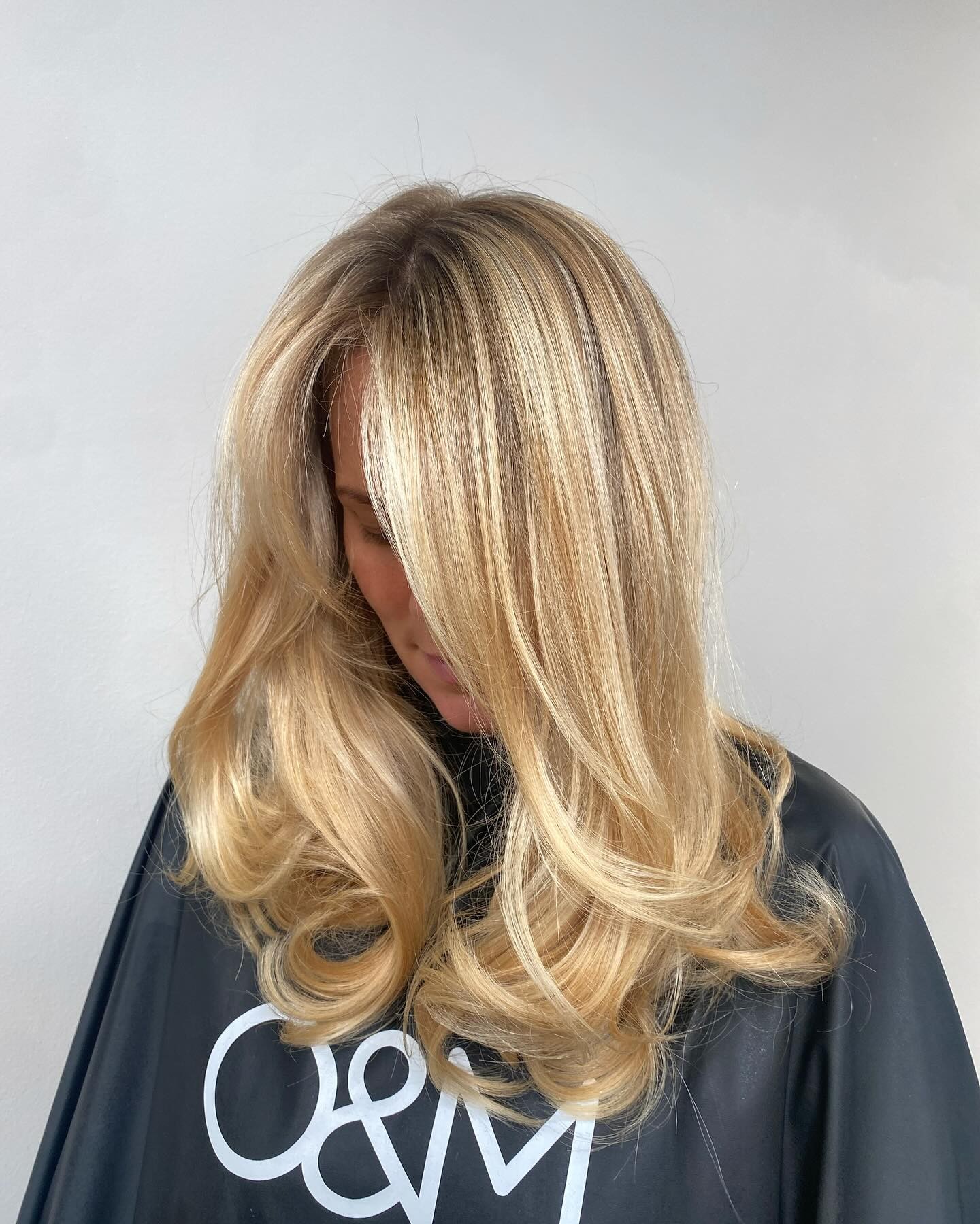 Voluminous Waves with Honey Highlights