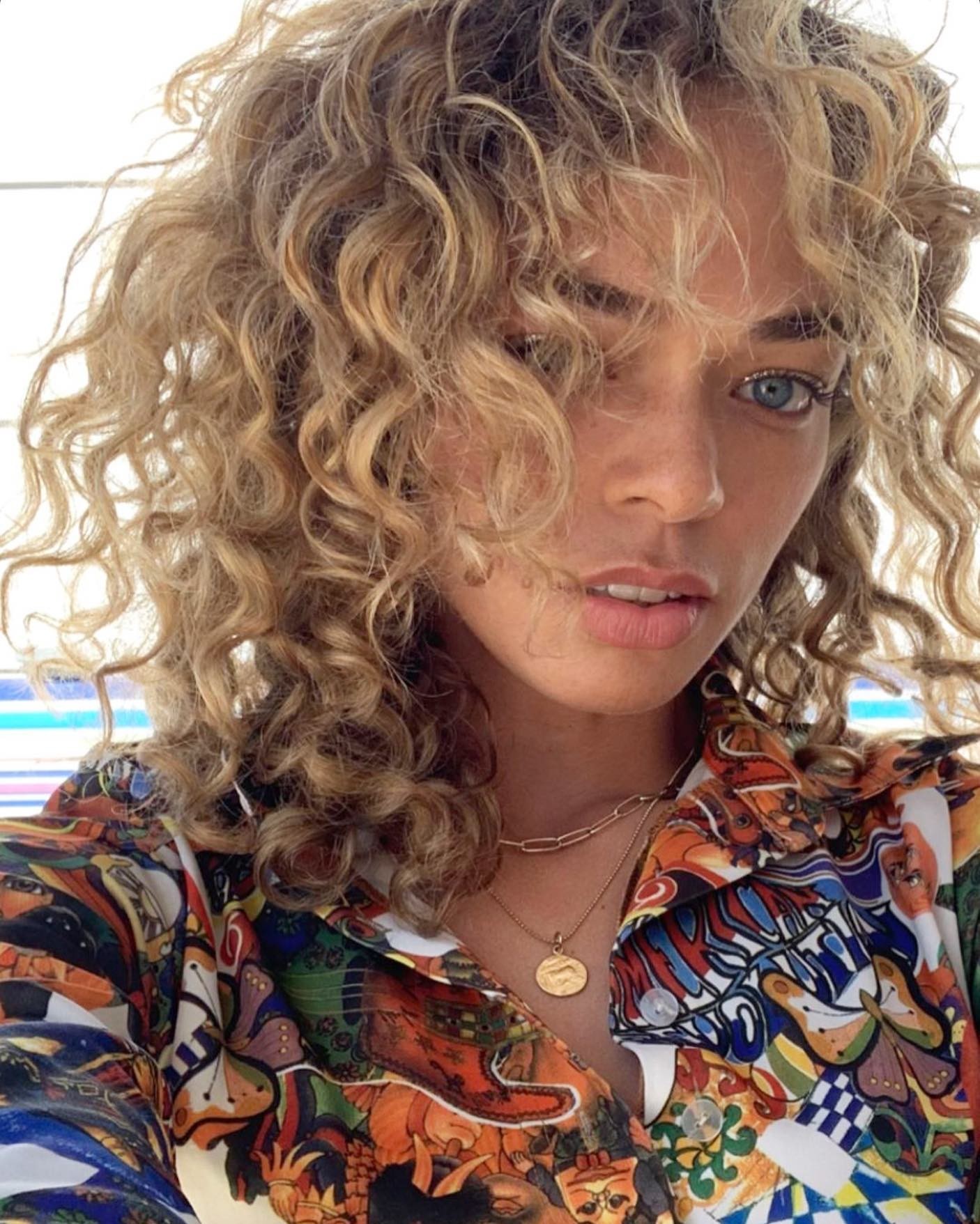 The Beachy Bob: Sun-kissed and Playful