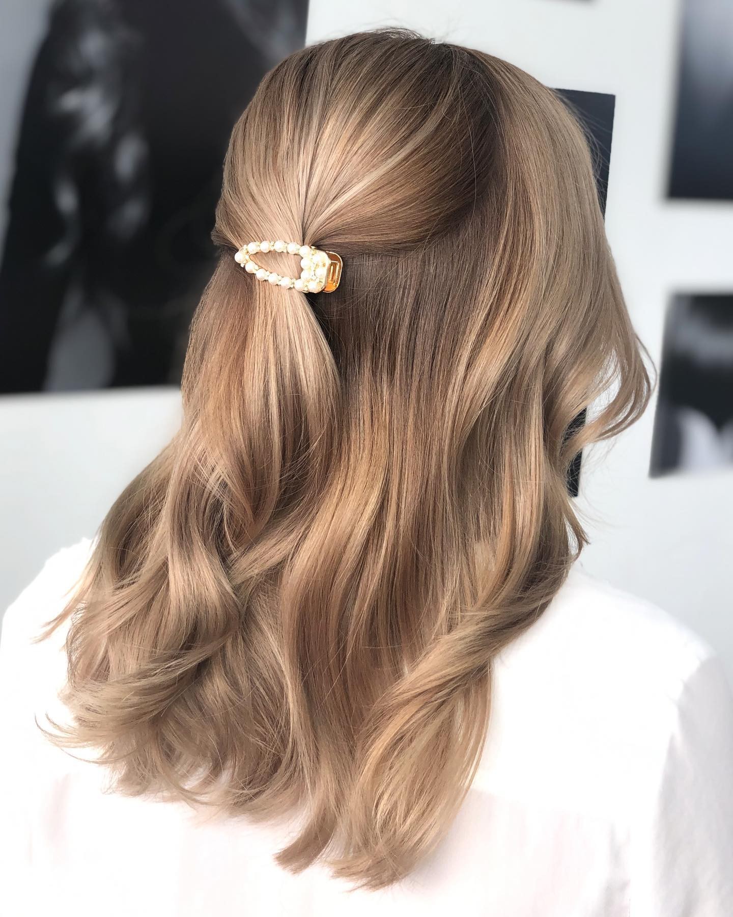 Accessorized Elegance: Dark Blonde and the Perfect Hairpiece