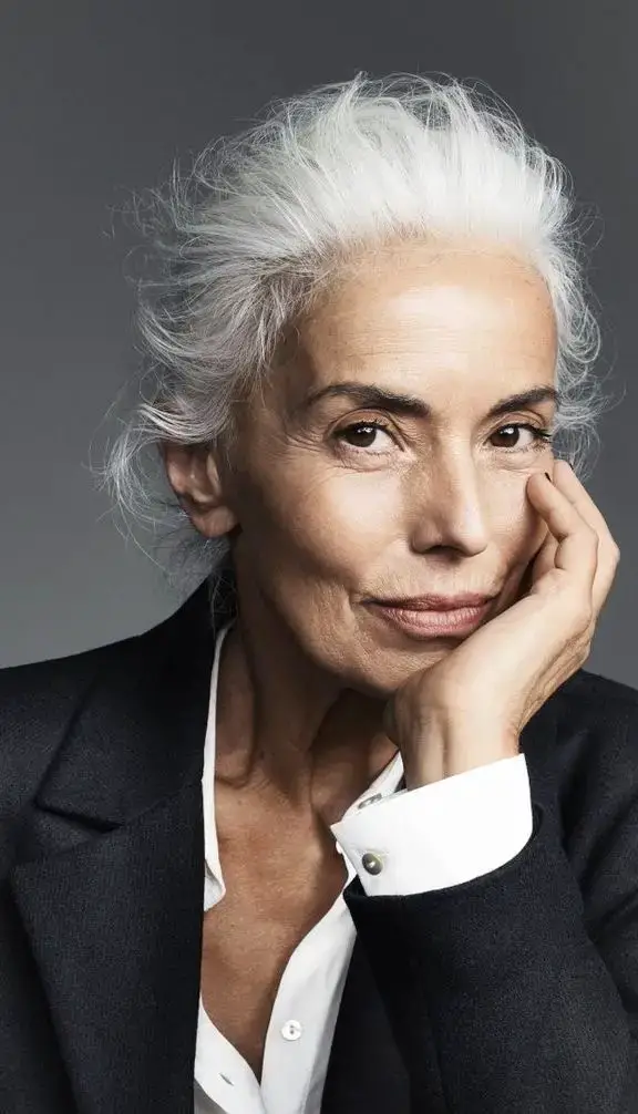 Sleek Silver Bob