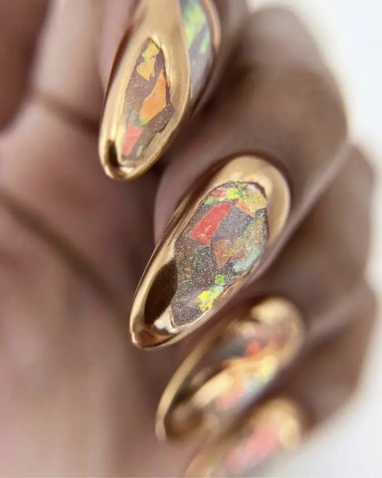 28 Gold Chrome Nails 2024: Luxe Trends & Chic Designs