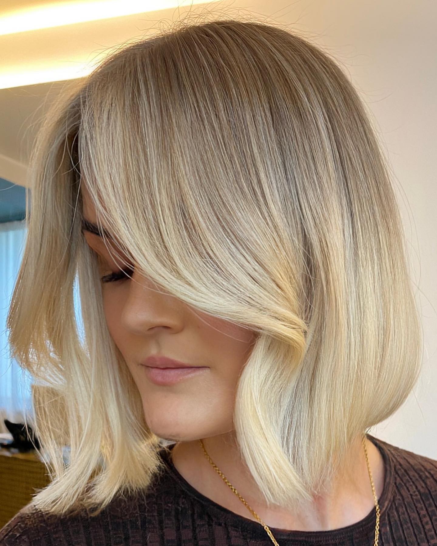 Sleek Vanilla Blonde: A Smooth Transition