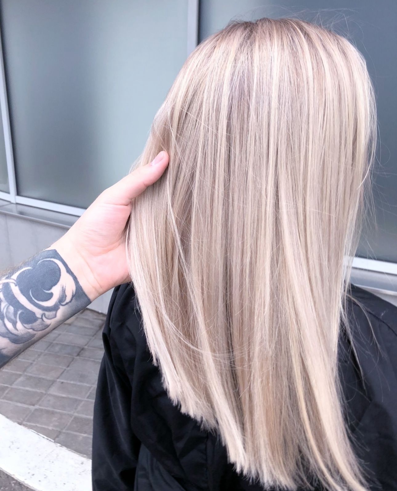 Sleek Blonde with Subtle Highlights