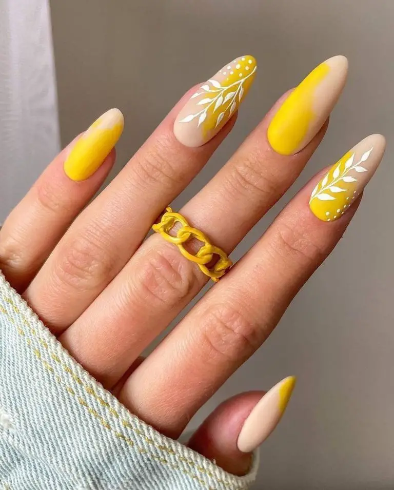 Top 22 Summer Almond Nails 2024  Trendy Designs & Must-Try Styles