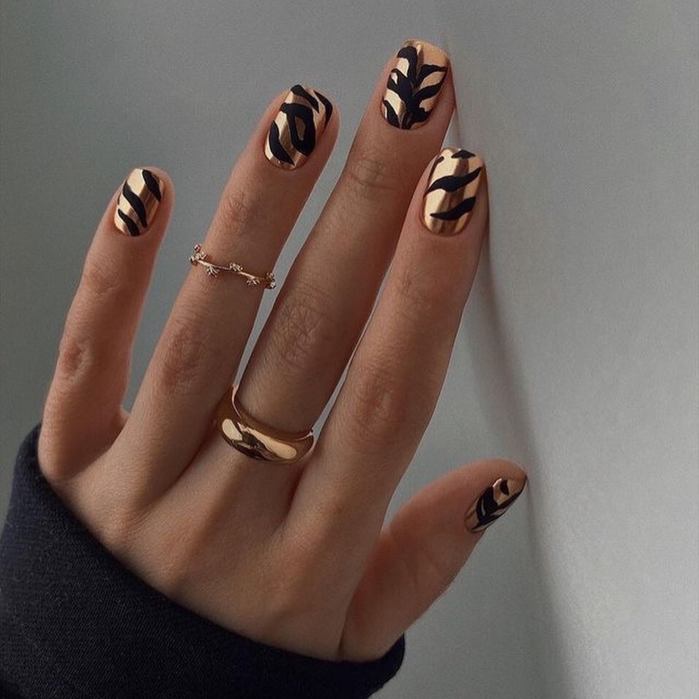 Black and Gold Zebra Stripes