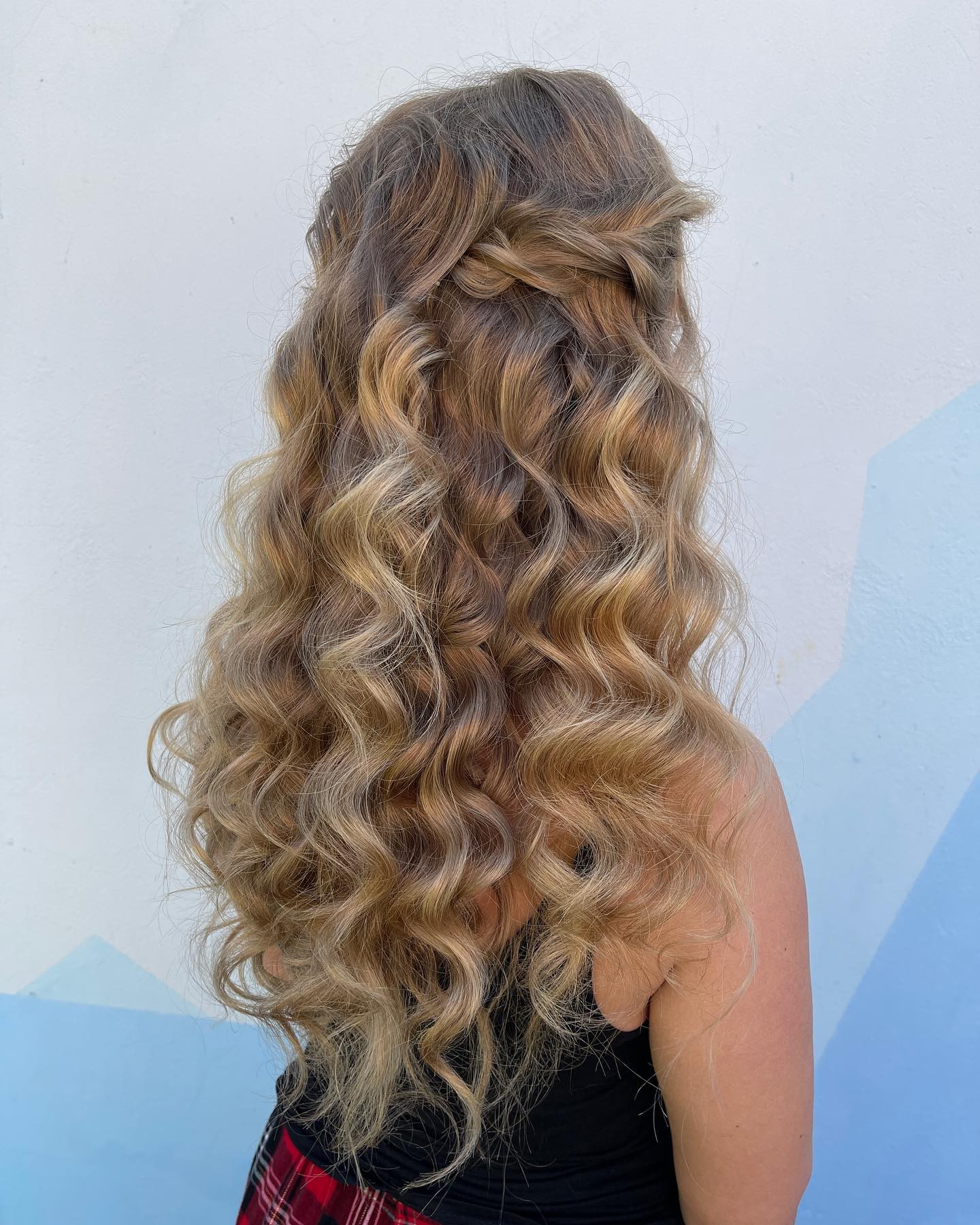 Delicate Curled Half-Up Twist