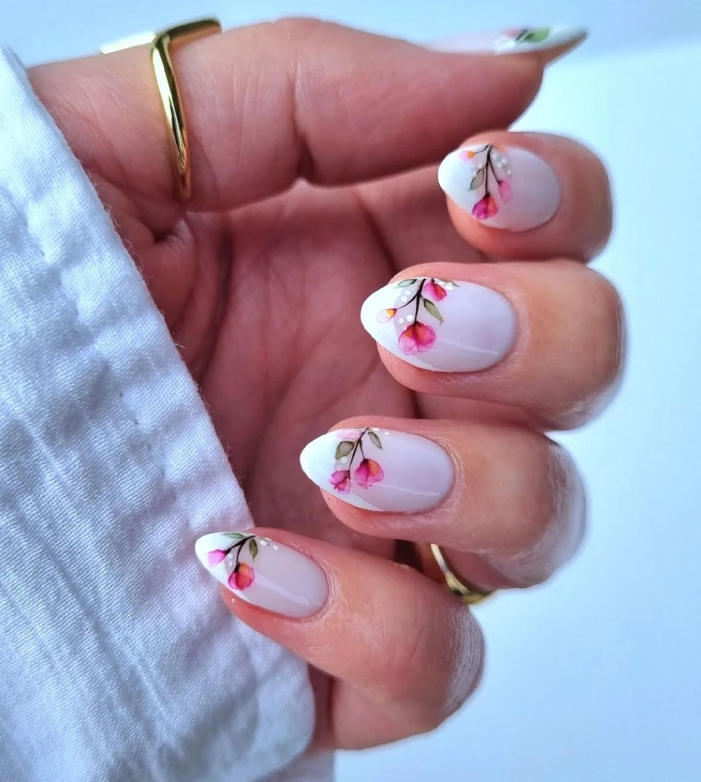 Dazzling Dip Nails with a Floral Twist