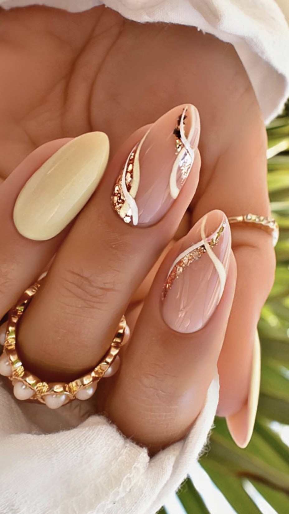 The Elegance of Nude and Gold