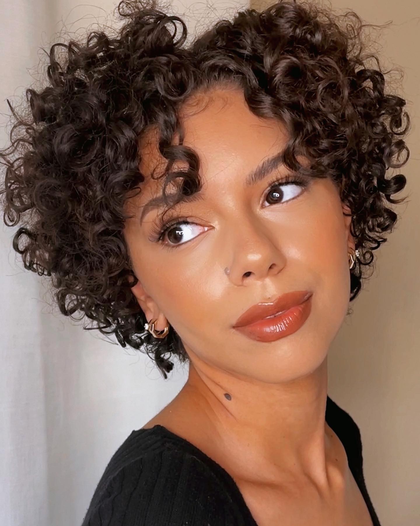 Lush Curly Bob with Side Sweep