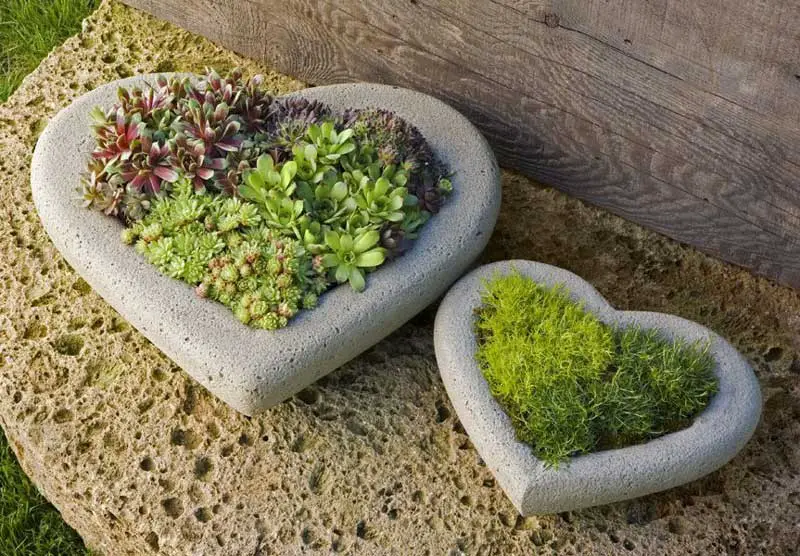 Stone Heart Garden Decorations