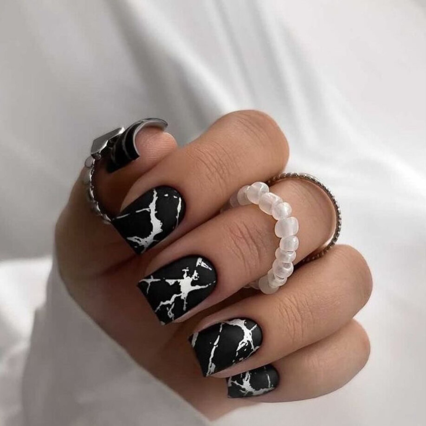 Black and White Marble Design