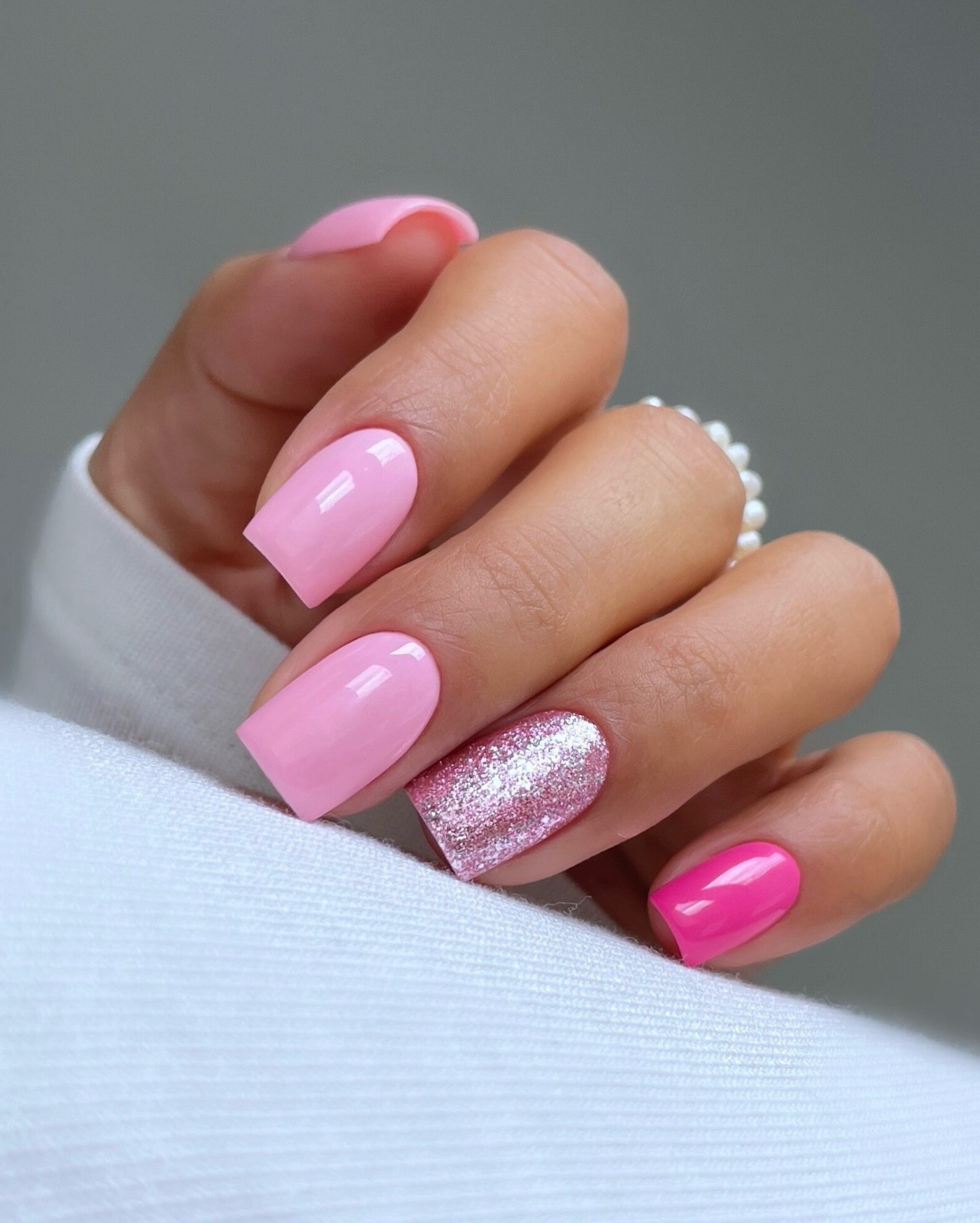 Glittery Pink Nails with Accent Nail