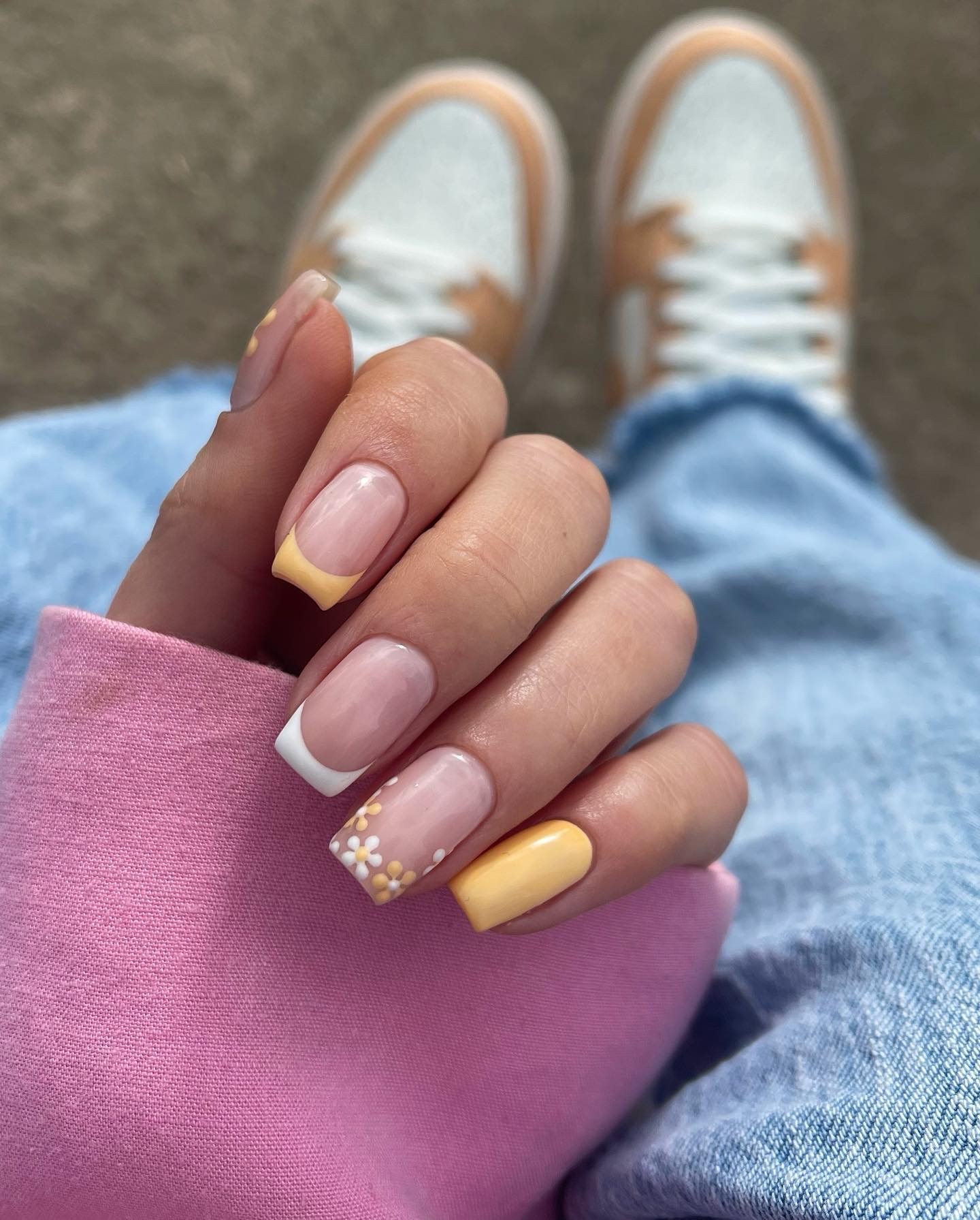 Honeyed Daffodil Accents