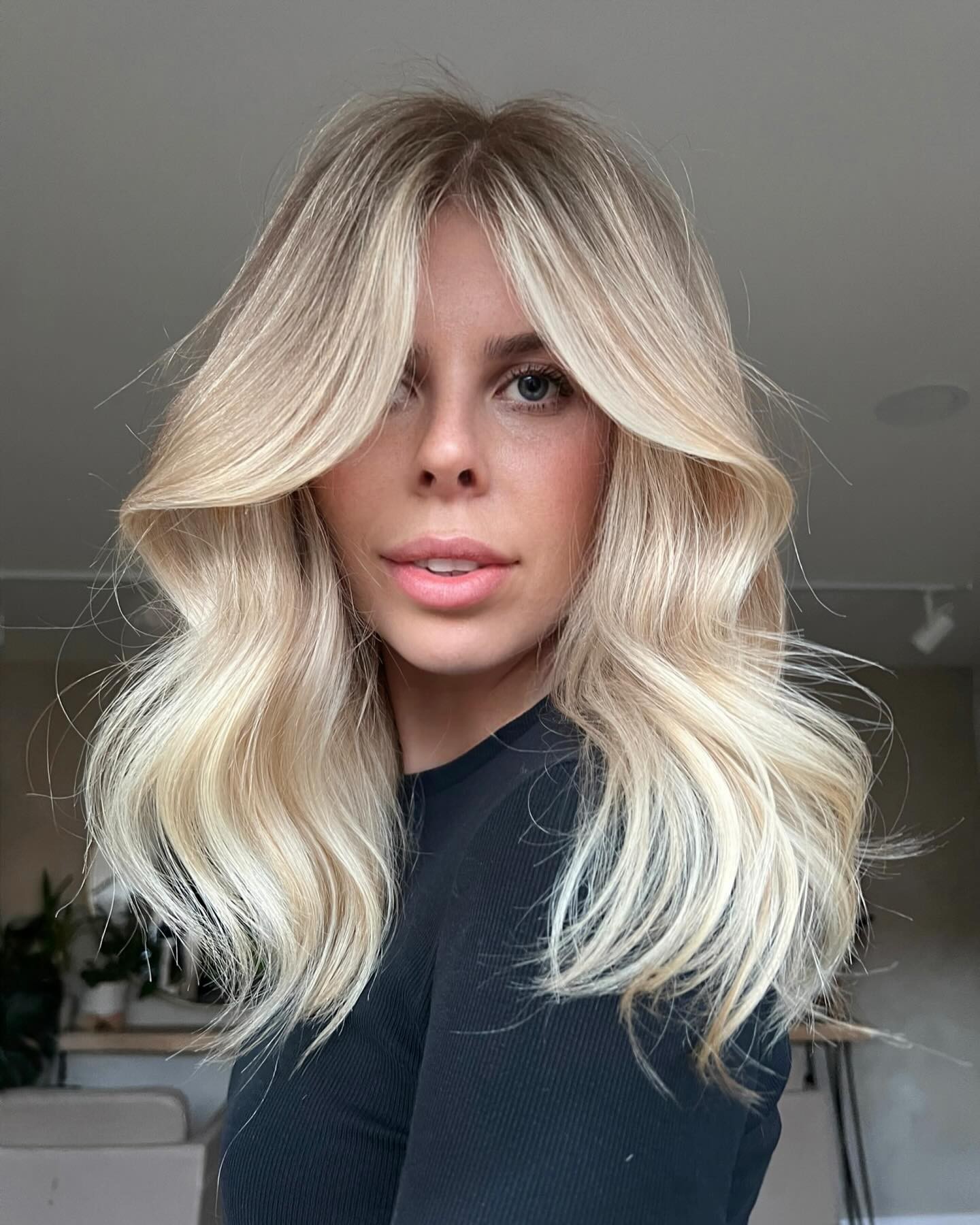 Trendy Ash Blonde Layering