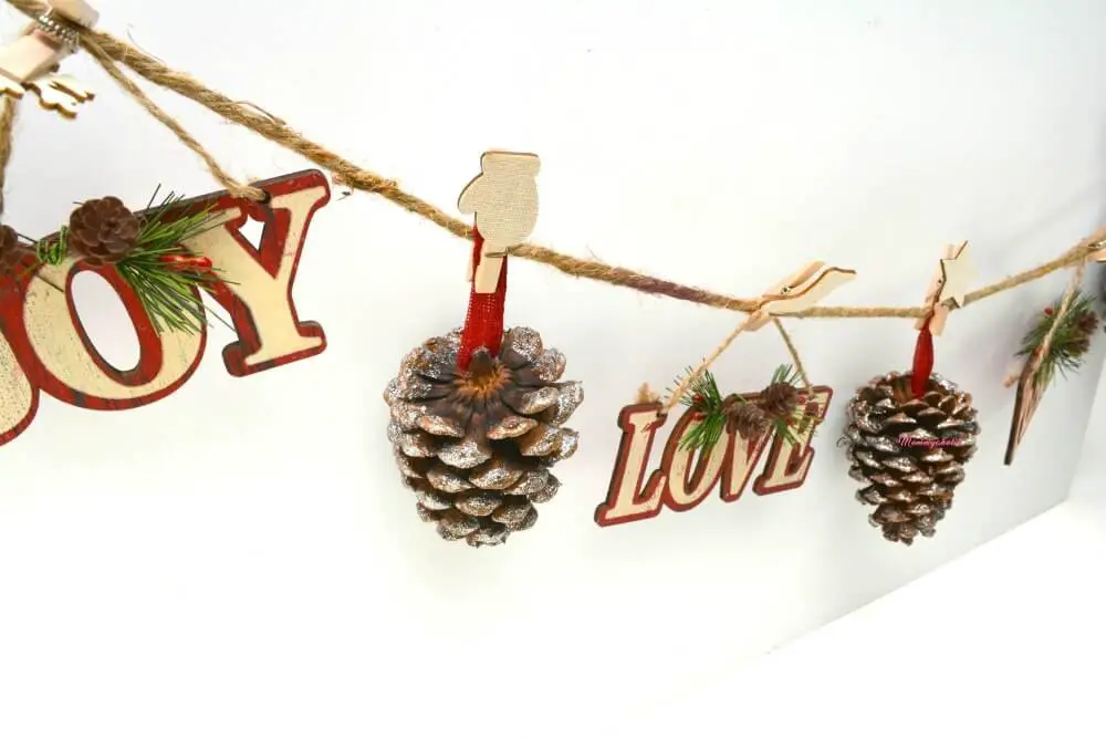 Rustic Farmhouse Style Pinecone Garland