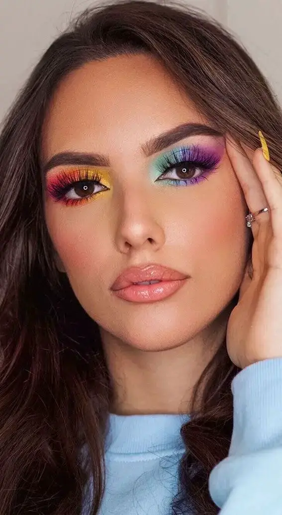 26 Eye Makeup Trends For Summer 2024: Bright, Bridal & Beach Looks